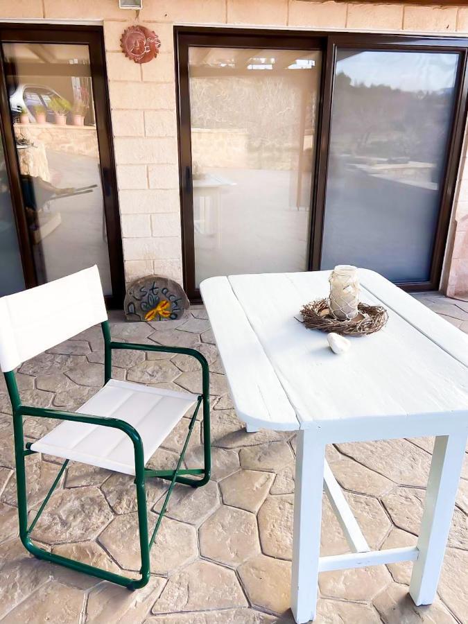 Pistachio Guesthouse, Παραδοσιακός Ξενώνας Vathí Екстериор снимка